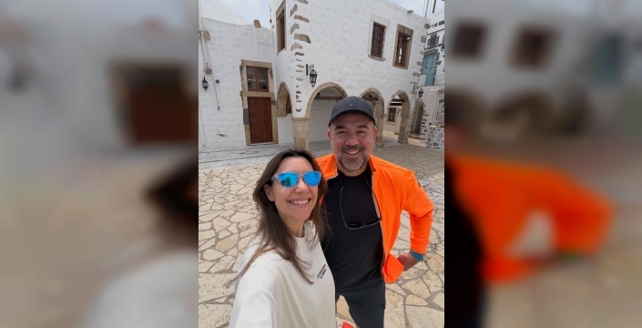 Ata Demirer ve sevgilisinden yaz öncesi romantik paylaşım