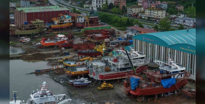 Balıkçılar denizde değil tersanede, tekneler yeni sezona hazırlanıyor