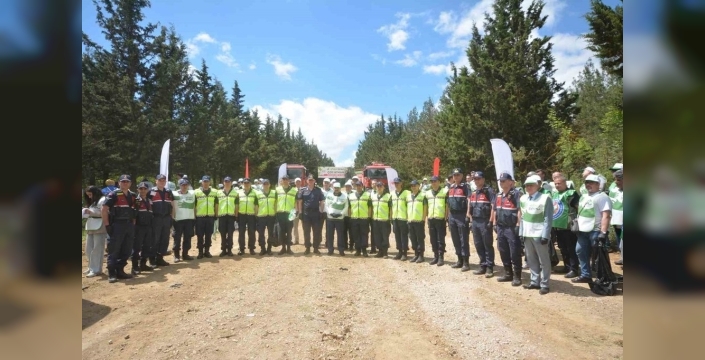 Balıkesir'de orman yangınlarına karşı çevre temizliği etkinliği düzenlendi