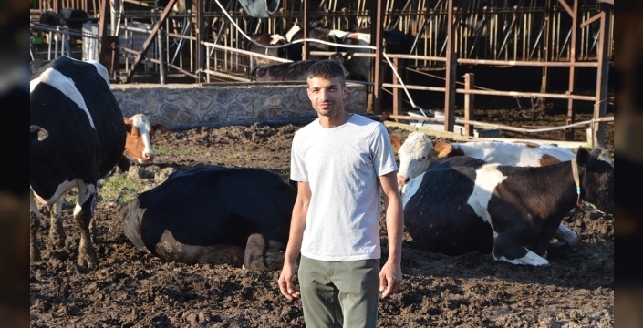 Bankacılığı bıraktı, hayvancılıkta 55 hayvana ulaştı