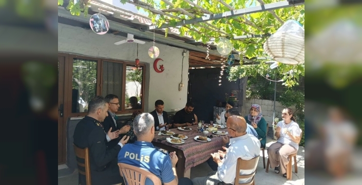 Bayramda şehit aileleri ve gazilere anlamlı ziyaretler