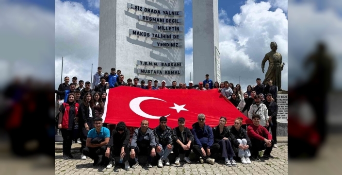 Bilecik'te gençler doğayla buluştu: Yürüyüş ve anma etkinliği