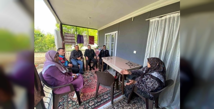 Bilecik'te şehit ve gazi ailelerine bayram ziyareti yapıldı