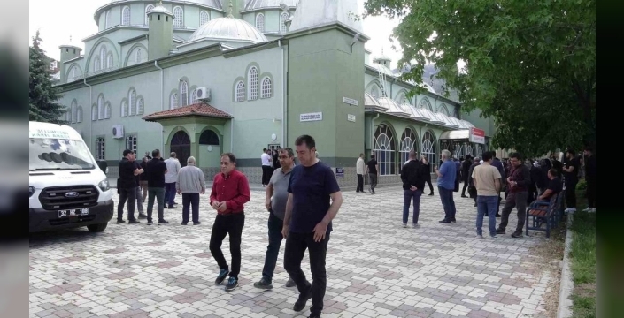 Burdur'da feci kaza: Prof. Dr. İsmail Kır son yolculuğuna uğurlandı