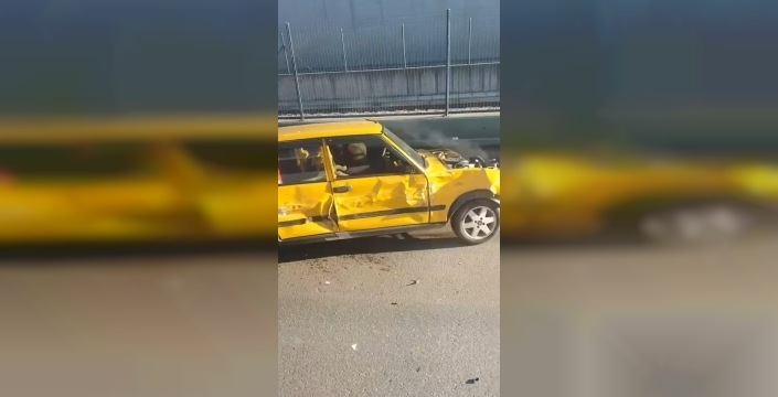 Bursa'da alkollü sürücü bariyerlere çarptı, yaralı hastaneye kaldırıldı