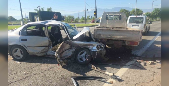 Bursa'da kan donduran kavşak faciası: 1 can yitip gitti, 4 kişi hastanelik
