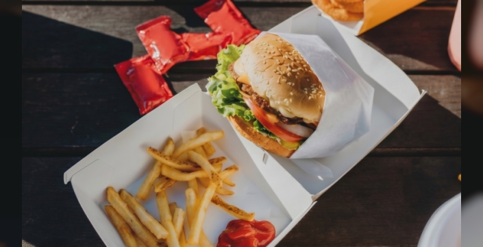 Carl's Jr. imparatorluğu sarsıldı: 49 şube satışa çıktı, iflas yolu göründü!