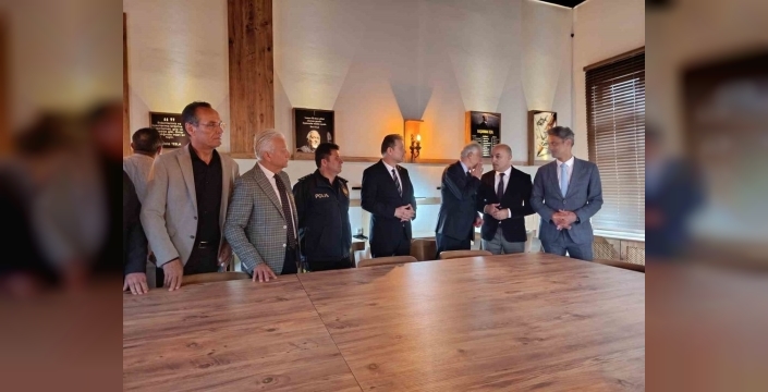 Çaycuma'da ahşap kokulu yeni kütüphane kapılarını araladı: Öğretmenevi'nde nostaljik dokunuş