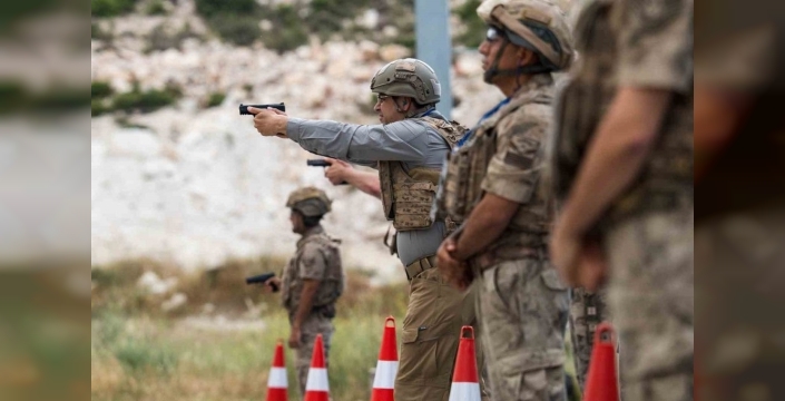Foça'da nefes kesen atışlar: Jandarma'nın en keskin nişancıları belli oluyor