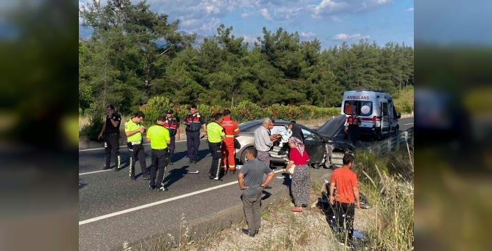 Hastane dönüşünde kaza: 3 kişi yaralandı