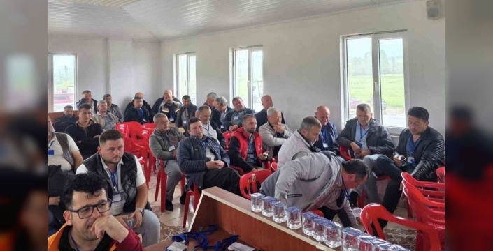 Hisarcık Motorlu Taşıyıcılar Kooperatifi'nde Murat Zeytin güven tazeledi
