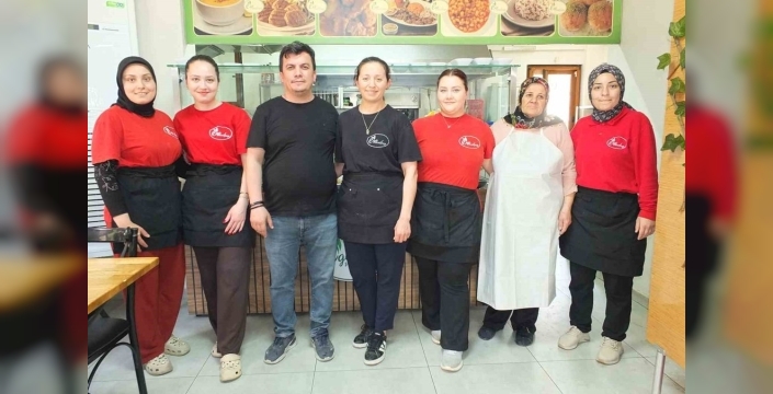 Kadınların mutfağı: Balıkesir'de bir lokanta, hem patron hem de tüm personel kadınlardan oluşuyor