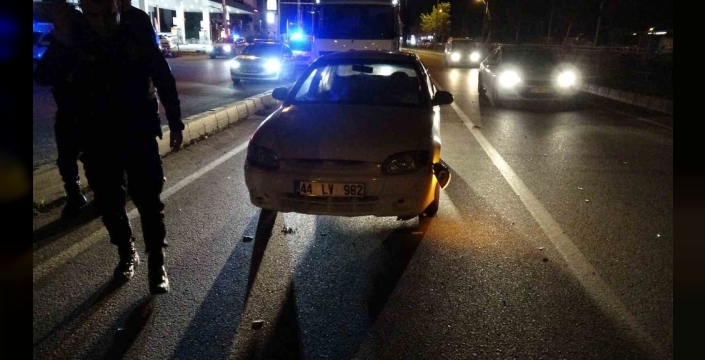 Malatya'da yolun karşısına geçerken canından oldu: İki araç hızla gelip hayatını aldı