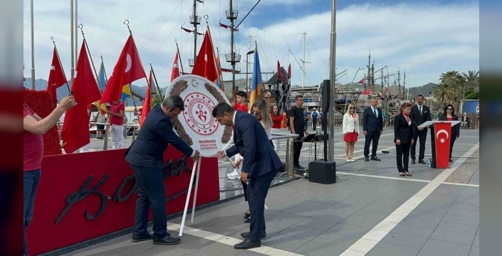 Marmaris'te 19 Mayıs ruhu coşkuyla canlandı: Çelenk töreniyle başlayan kutlamalar geceye taşacak