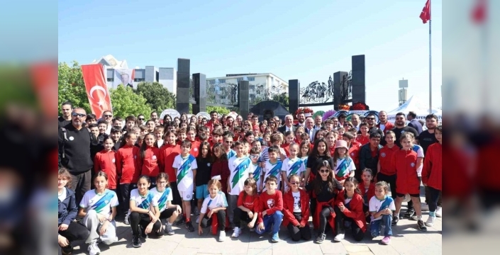 Nilüfer, 19 Mayıs'ı coşkuyla kutladı: Gençlik ve Cumhuriyet vurgusu