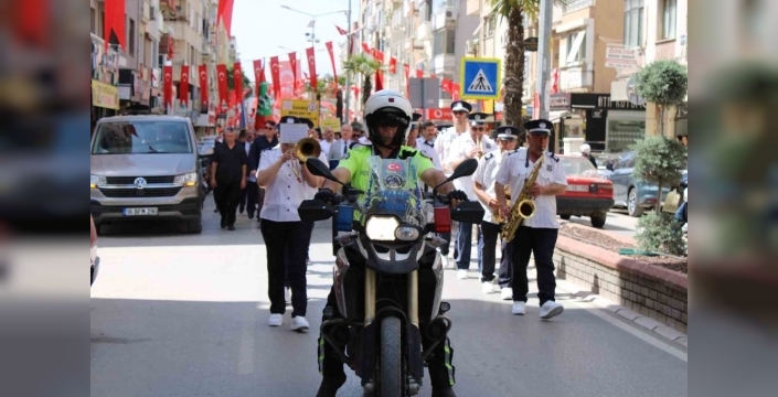Ödemiş'te mesleki eğitim için coşkulu kortej yürüyüşü düzenlendi