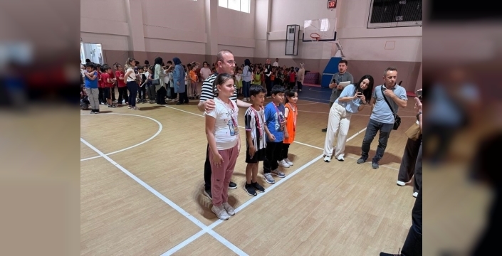 Salavatlı İlkokulu öğrencileri geleneksel oyunlarda ilçe birincisi oldu
