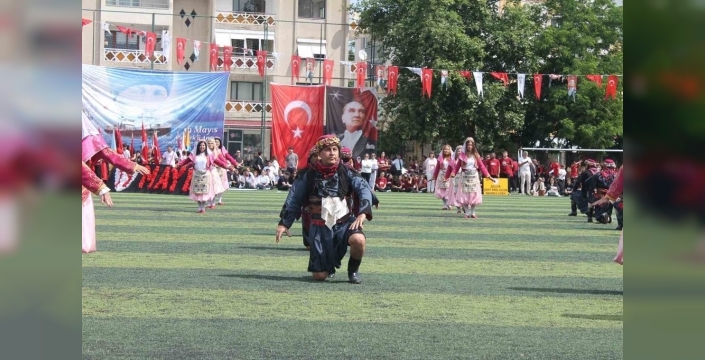 Selçuk'ta 19 Mayıs ruhu, step ve kule gösterileriyle zirveye çıktı