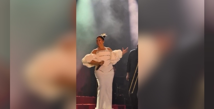 Sibel Can'ın enerjisiyle dolu konseri sosyal medyada gündem oldu