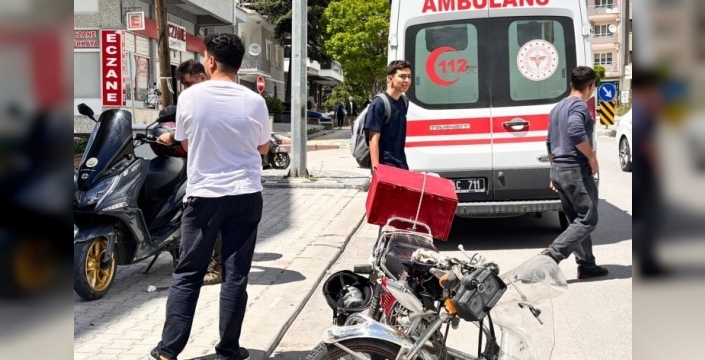 Tavşanlı'da motosiklet ve otomobil çarpıştı: 1 yaralı