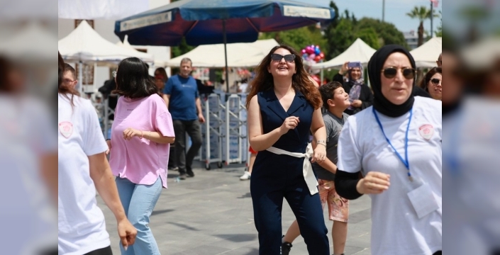 Yunusemre'de 19 Mayıs coşkusu: Spor, müzik ve eğlenceyle dolu şölen!