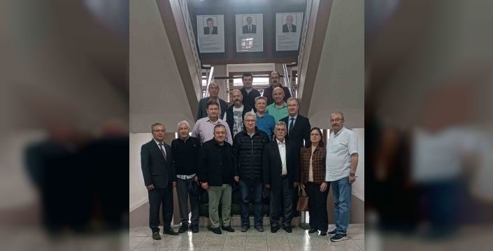 Afyon Lisesi mezunları ilk kongrede bir araya geldi: Eski günler yad edildi