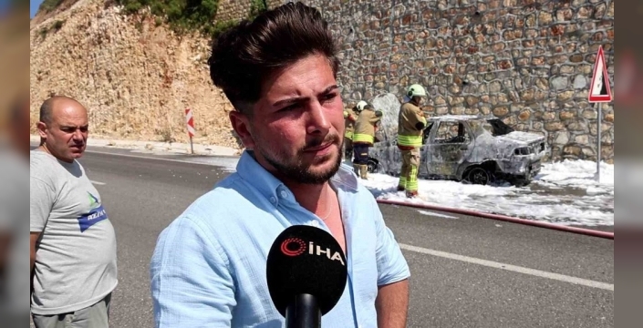 Alevler içinde kalan otomobiline üzülen adamdan dikkat çeken sözler