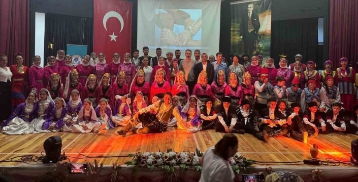 Anadolu'nun Renkleri Buca'da Sahnelendi: 'Seyir Defteri' Galası Büyüledi