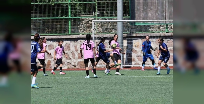 Anadolu Yıldızlar Ligi futbol müsabakaları Manisa'da başladı