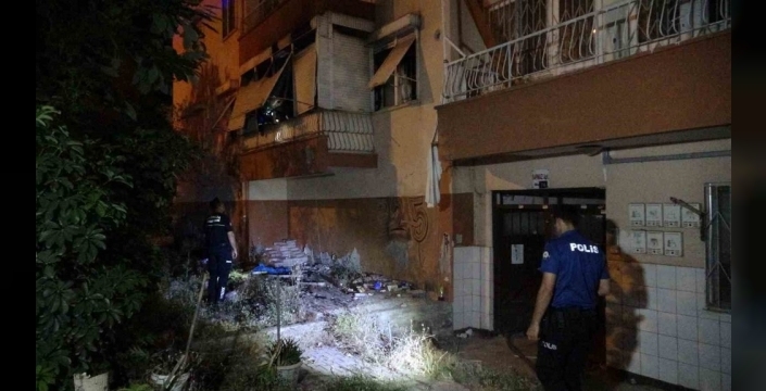 Antalya'da kentsel dönüşümde çıkan yangın mahalleyi alarma geçirdi