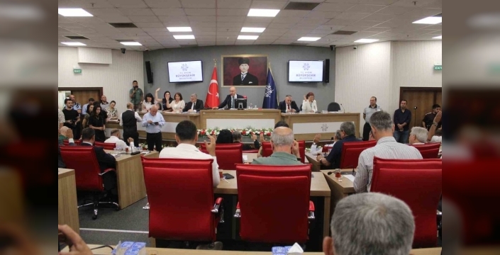 Aydın Büyükşehir Meclisi'nde divan katipliği el değiştirdi: İrem Gürsoy yeni isim
