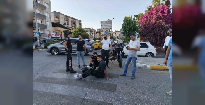 Aydın'da feci kaza: Motosiklet sürücüsü otomobil çarpınca savruldu!