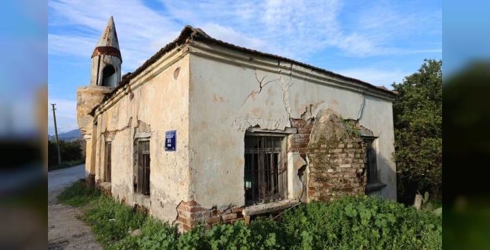 Aydın'daki tarihi mescit yıkılma tehlikesiyle karşı karşıya