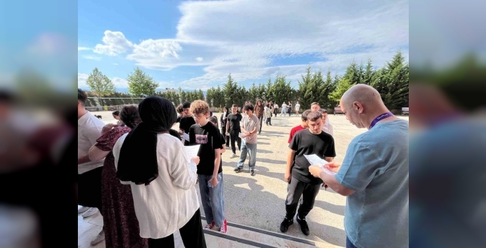 Baba ve oğul YKS'da yan yana sınıflarda! Birlikte hazırlandılar, birlikte sınava girdiler