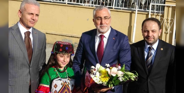 Bakan Işıkhan, Ardahan'da önemli temaslarda bulundu