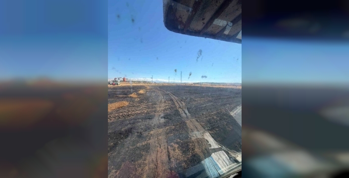 Bandırma'da anız yangını itfaiye ekipleri tarafından kontrol altına alındı