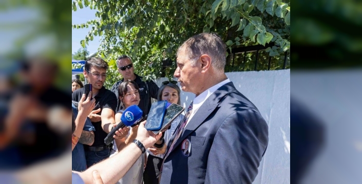 Başkan Tugay: CHP bizim çatımız, istifa etmeye gerek yok