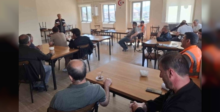 Bayburt'ta karayolları personeline afet farkındalık eğitimi
