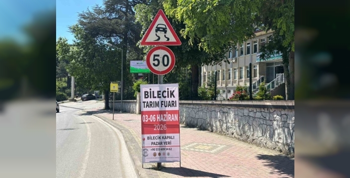 Bilecik'in ışıkları reklam panosuna döndü, sürücüler isyanda!