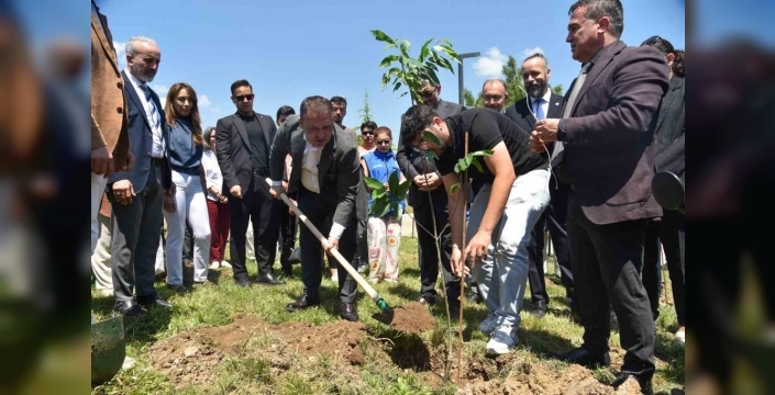 Bilecik’te ağaçlandırma etkinliği: Fidanlar toprakla buluştu