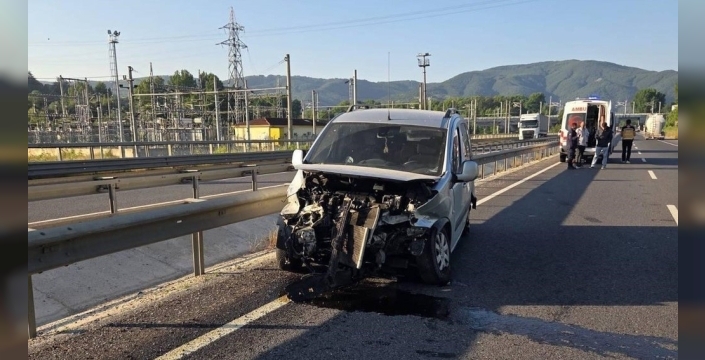 Bilecik'te yürekler ağza geldi: otomobil hafif ticariye arkadan böyle çarptı, 1 yaralı!