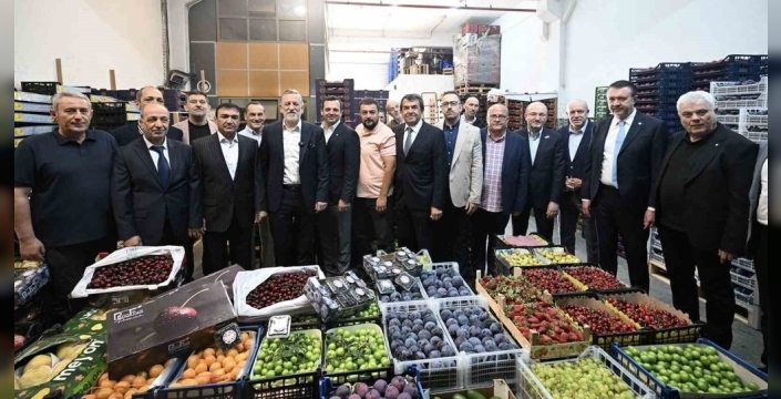 BTSO Başkanı Burkay'dan Bursa Kent Hali'ne çıkarma: Sektörün nabzı yerinde tutuldu