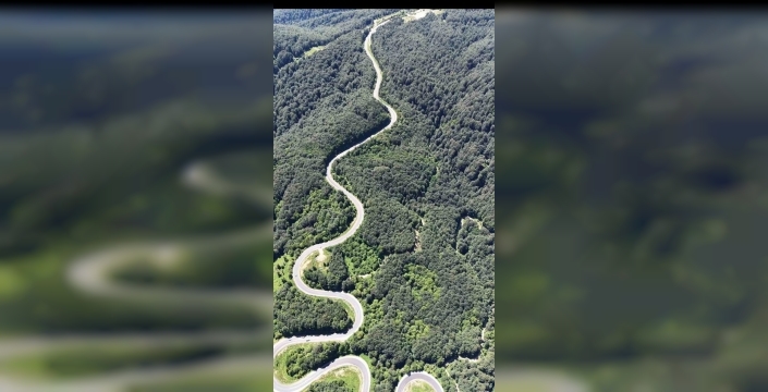 Bursa ve Domaniç yolları yeşilin her tonuyla büyüledi: Kartpostallık manzaralar havadan görüntülendi