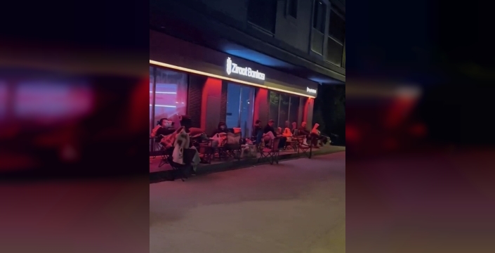 Çanakkale'de konut satışı için vatandaşlar geceden sıraya girdi