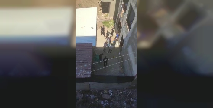 Diyarbakır'da kanlı çatışma: 4 yaralı, çocuklar da var!