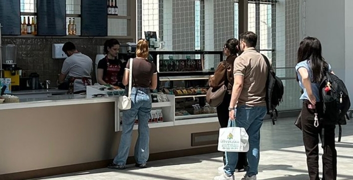Gaziantep Havalimanı'nda ucuz su satışı yasaklandı