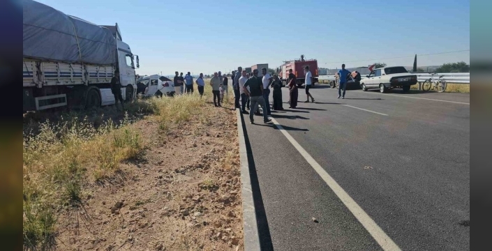 Gaziantep'te YKS yolunda feci kaza: 1'i ağır 2 öğrenci yaralandı