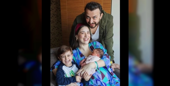Hazal Kaya ve Ali Atay, yeni hayatlarına Amsterdam'da adım atıyorlar
