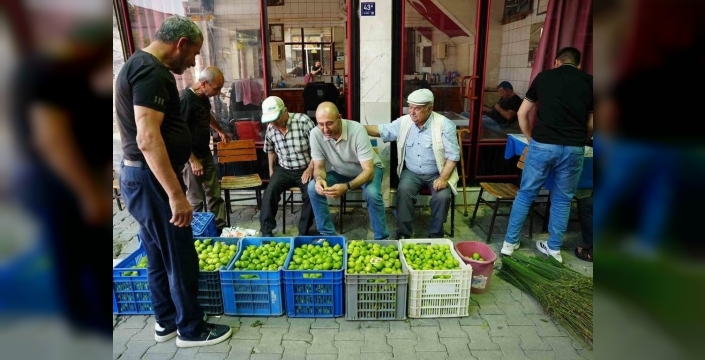 İlek pazarında fiyatlar baş döndürüyor: Dün 500 TL, bugün 50 TL!