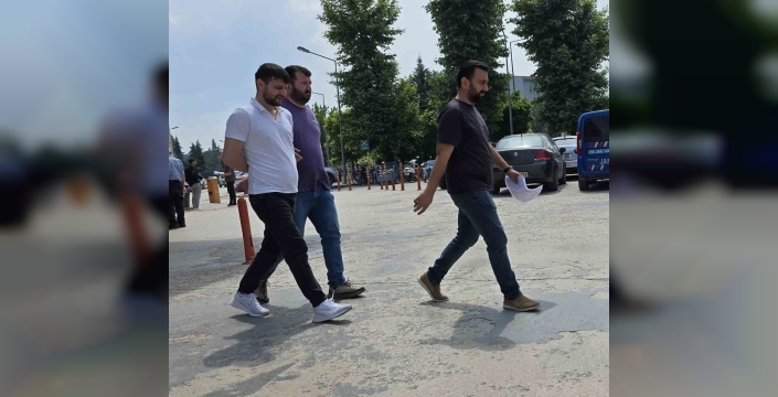 İnegöl'de kimlik kontrolü sırasında kaçmaya çalışan zanlı, 10 yıl hapis cezasıyla yakalandı